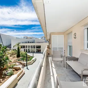 https://letsmarbella-new-2br-apartment-in-puerto-banus-pool-parking.1costadelsol.com